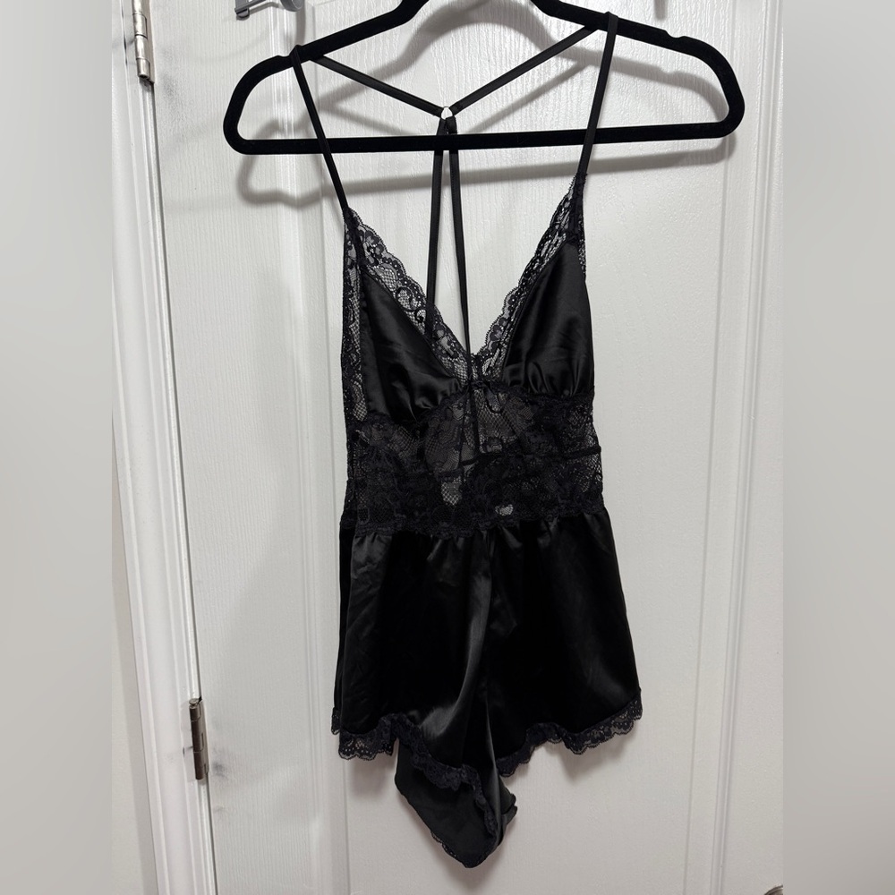 Forever 21 Black Lace Satin Lingerie Romper Teddy Sleepwear Women’s Size Small - Picture 1 of 15